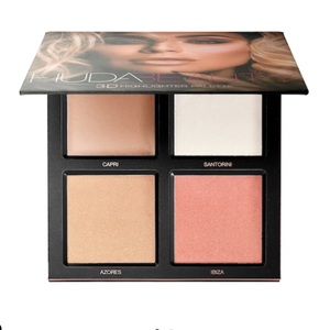 NEW Huda Beauty 3D Highlighter Palette